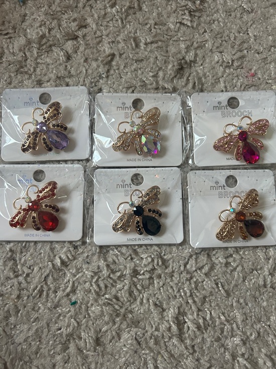 Mint Jewelry - Mint Gold-Tone Bee Brooches